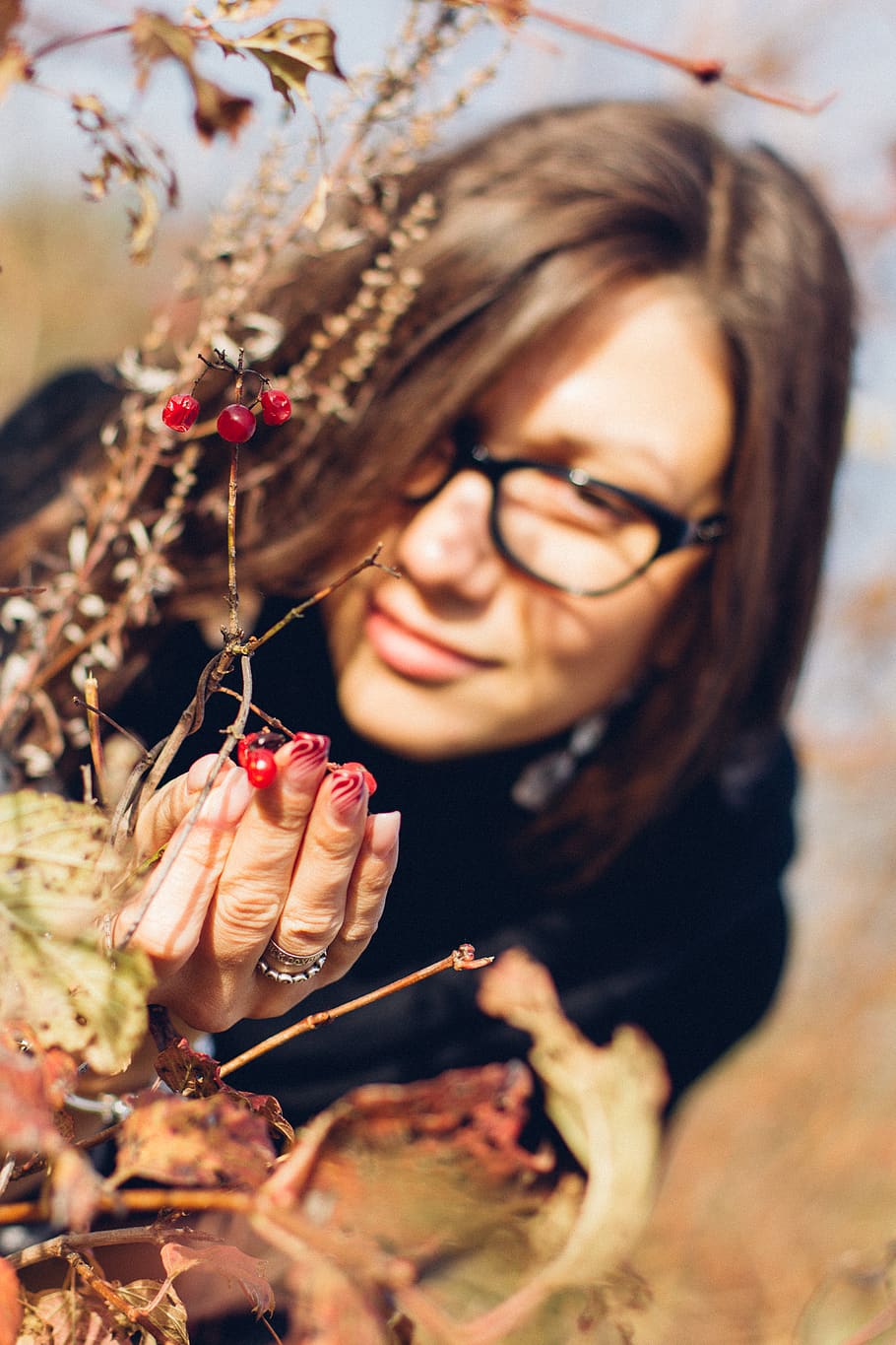 one person, real people, smiling, food and drink, nature, young adult HD wallpaper