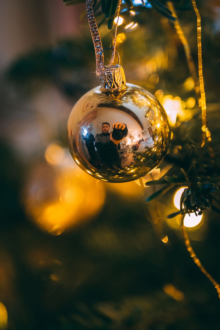 festive, dark, light, lights, decorations, streamer, bokeh HD wallpaper