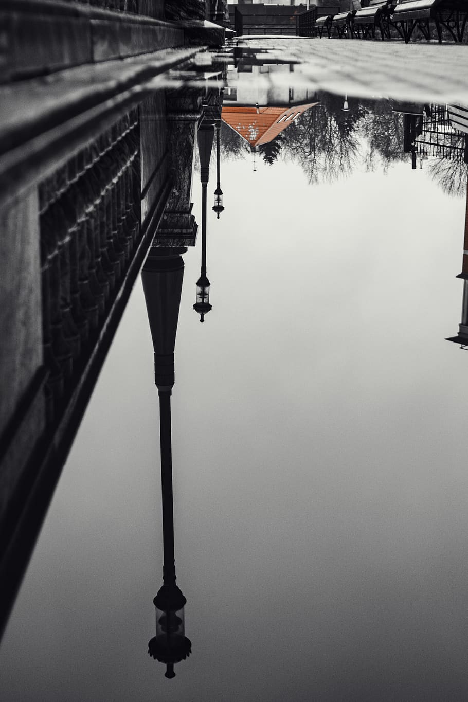 Reflection of a Lamp Post on Water on Road, after the rain, close-up HD wallpaper