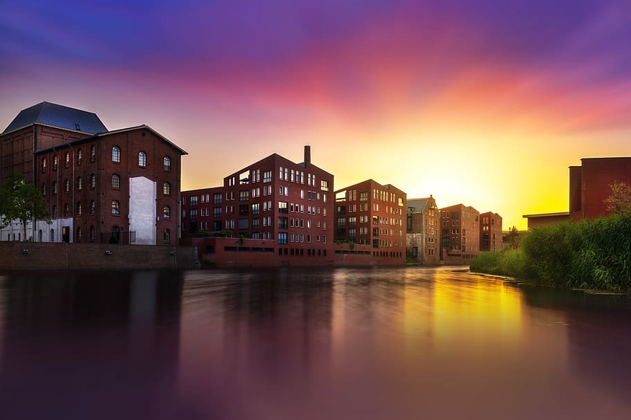 white painted building, built structure, architecture, building exterior HD wallpaper