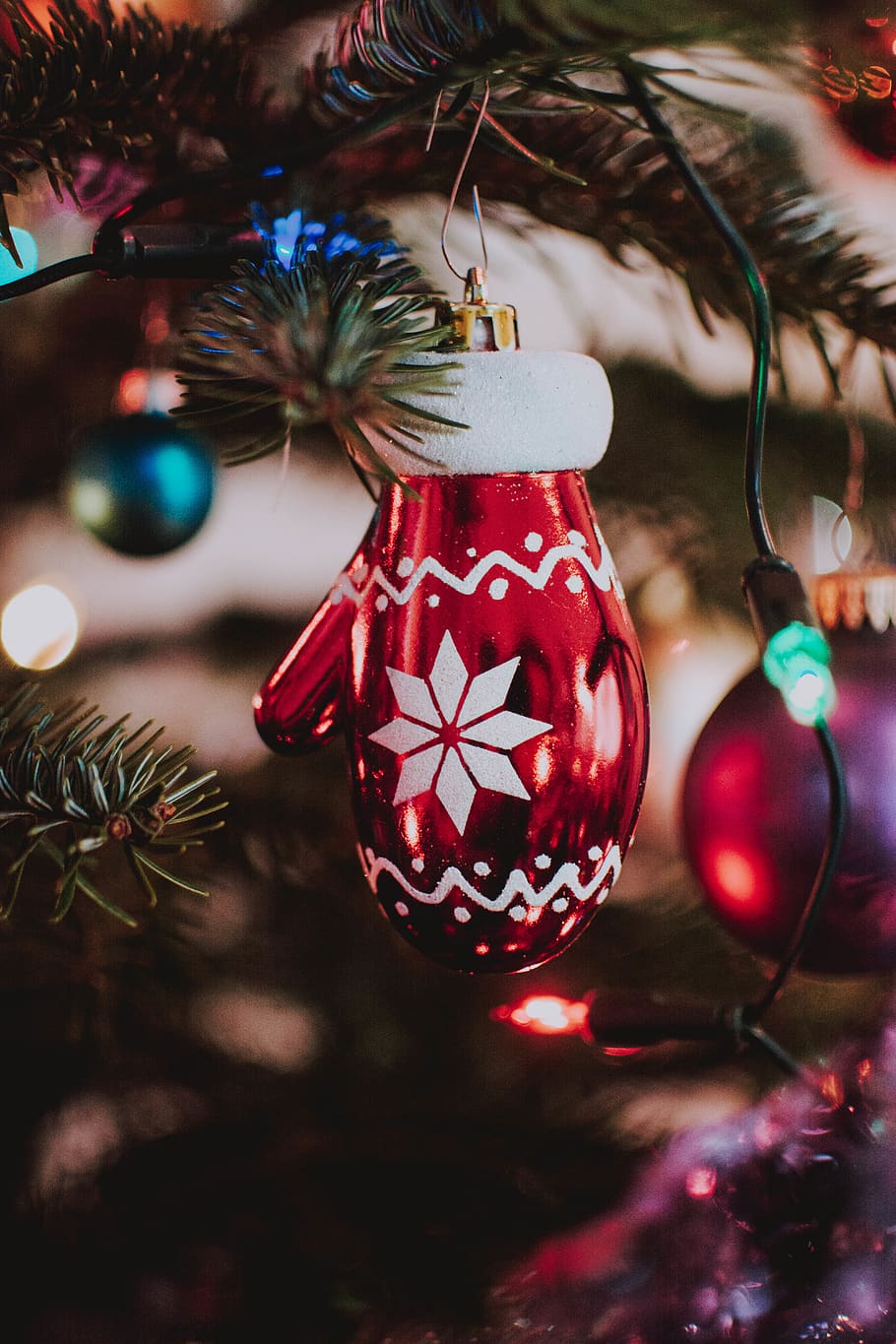 red glove bauble, ornament, tree, plant, christmas tree, fir HD wallpaper