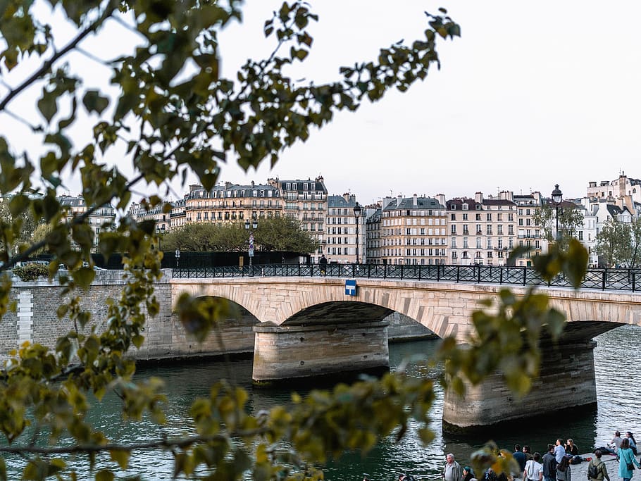People Under A Bridge, architecture, buildings, city, daylight HD wallpaper