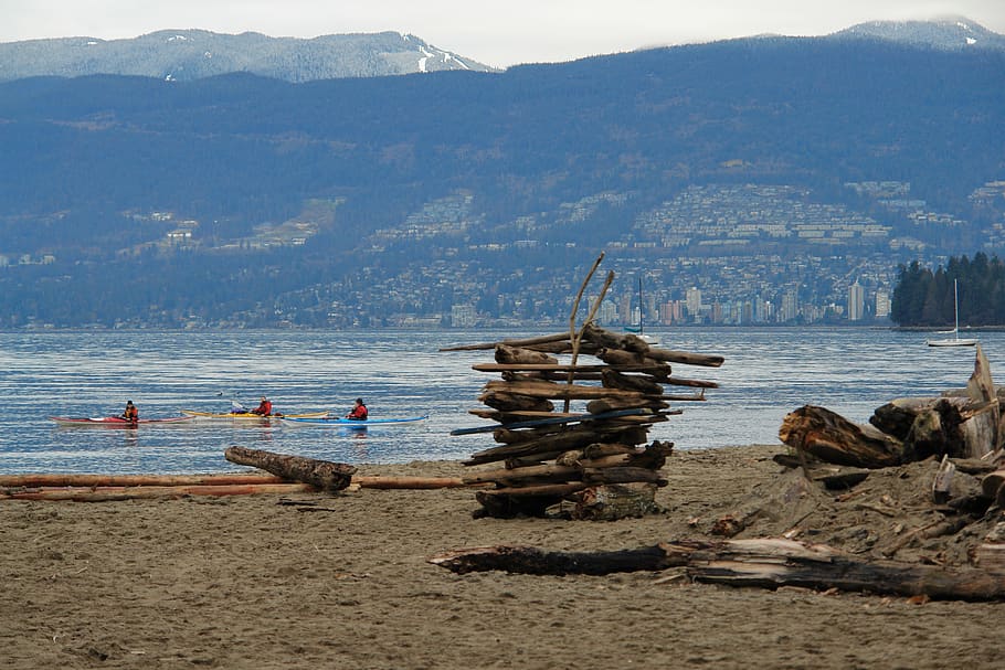 ocean, beachview, kayaking, driftwood, water, mountain, sea HD wallpaper