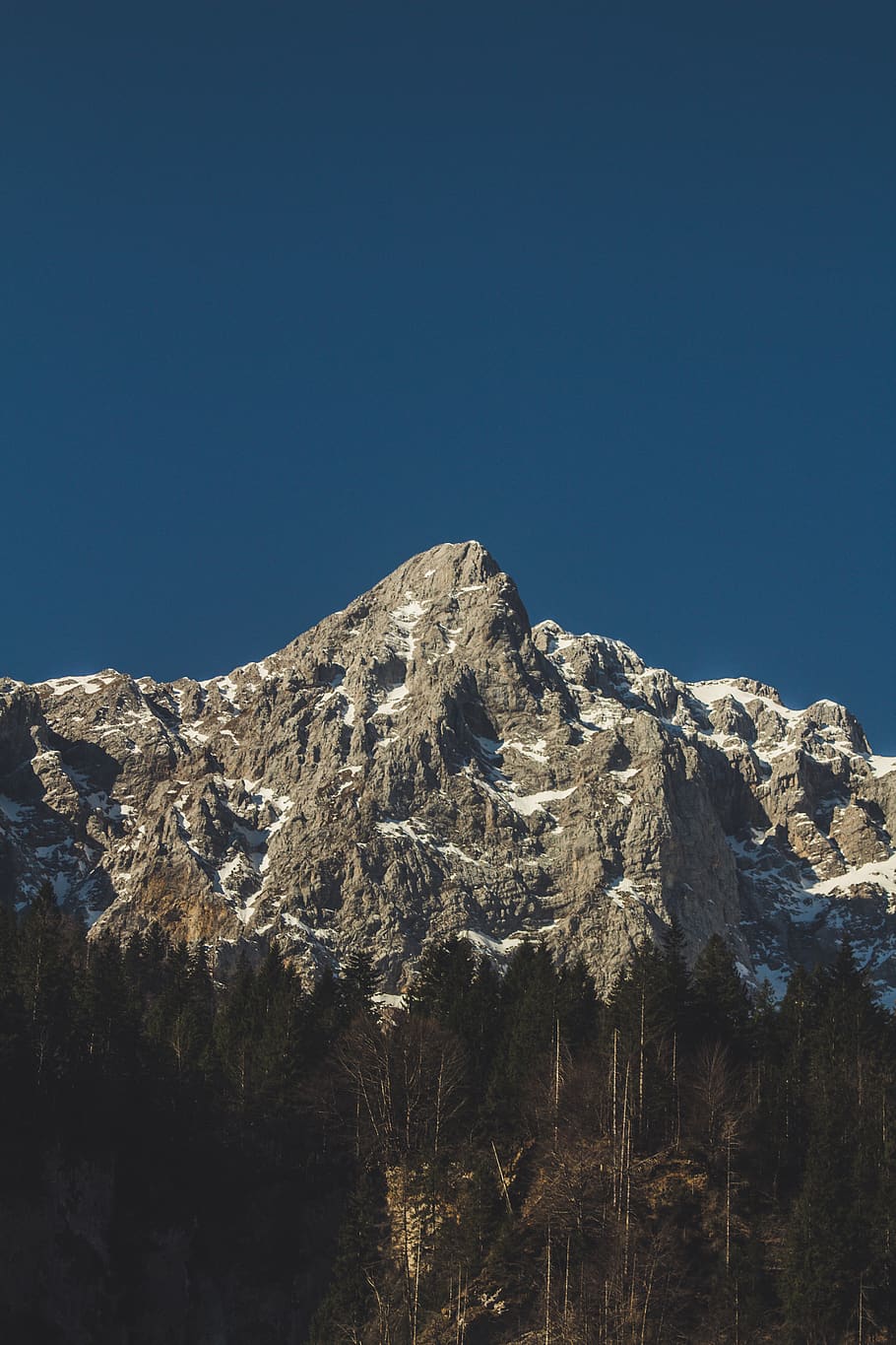snows on mountain under clear sky, nature, outdoors, mountain range HD wallpaper
