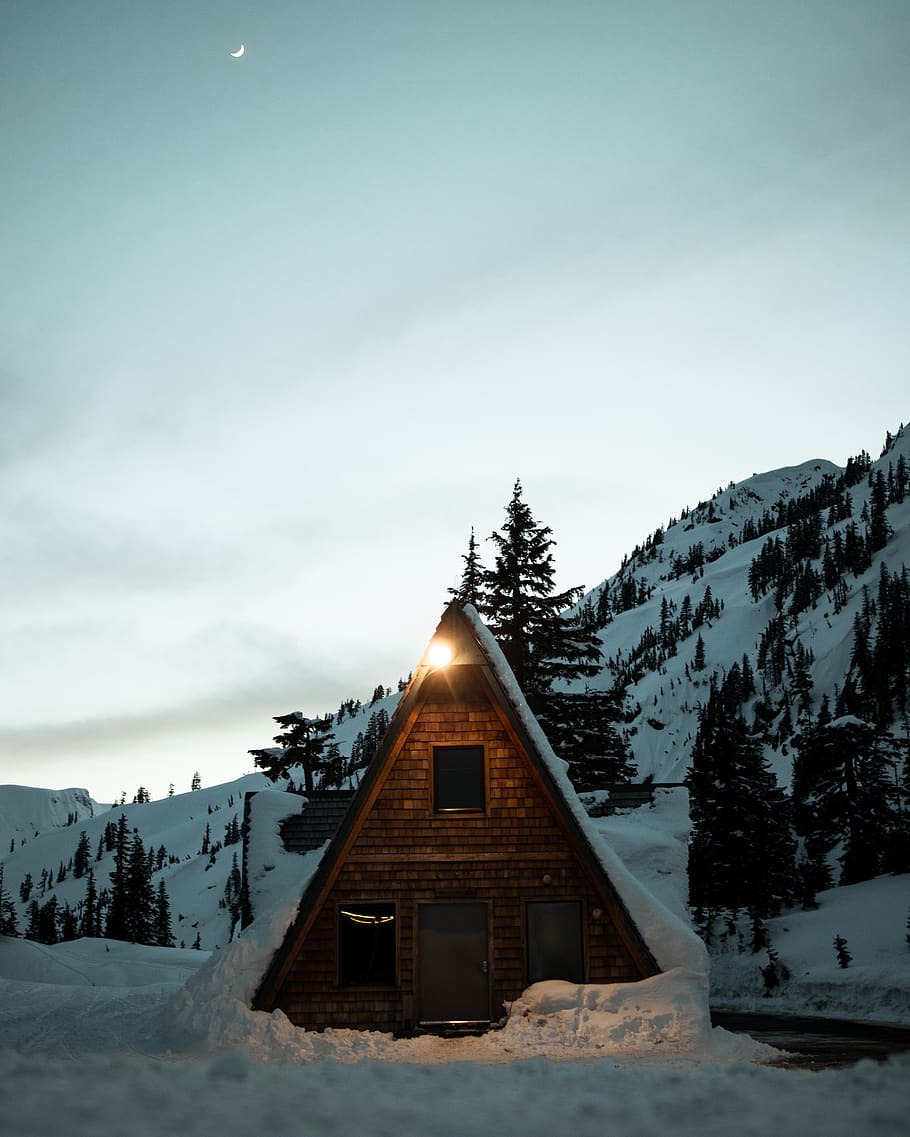 brown house covered with snow, cold temperature, winter, mountain HD wallpaper