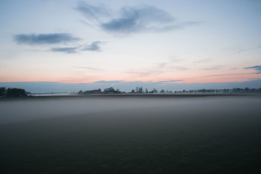 Gray Sea Under Blue Sky during Dyatime, dawn, field, fog, grass HD wallpaper