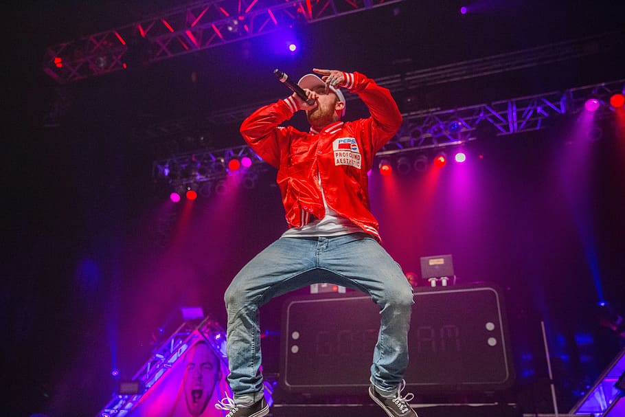 Music Singer on Stage, people, concert, dance, dancer, dancers HD wallpaper
