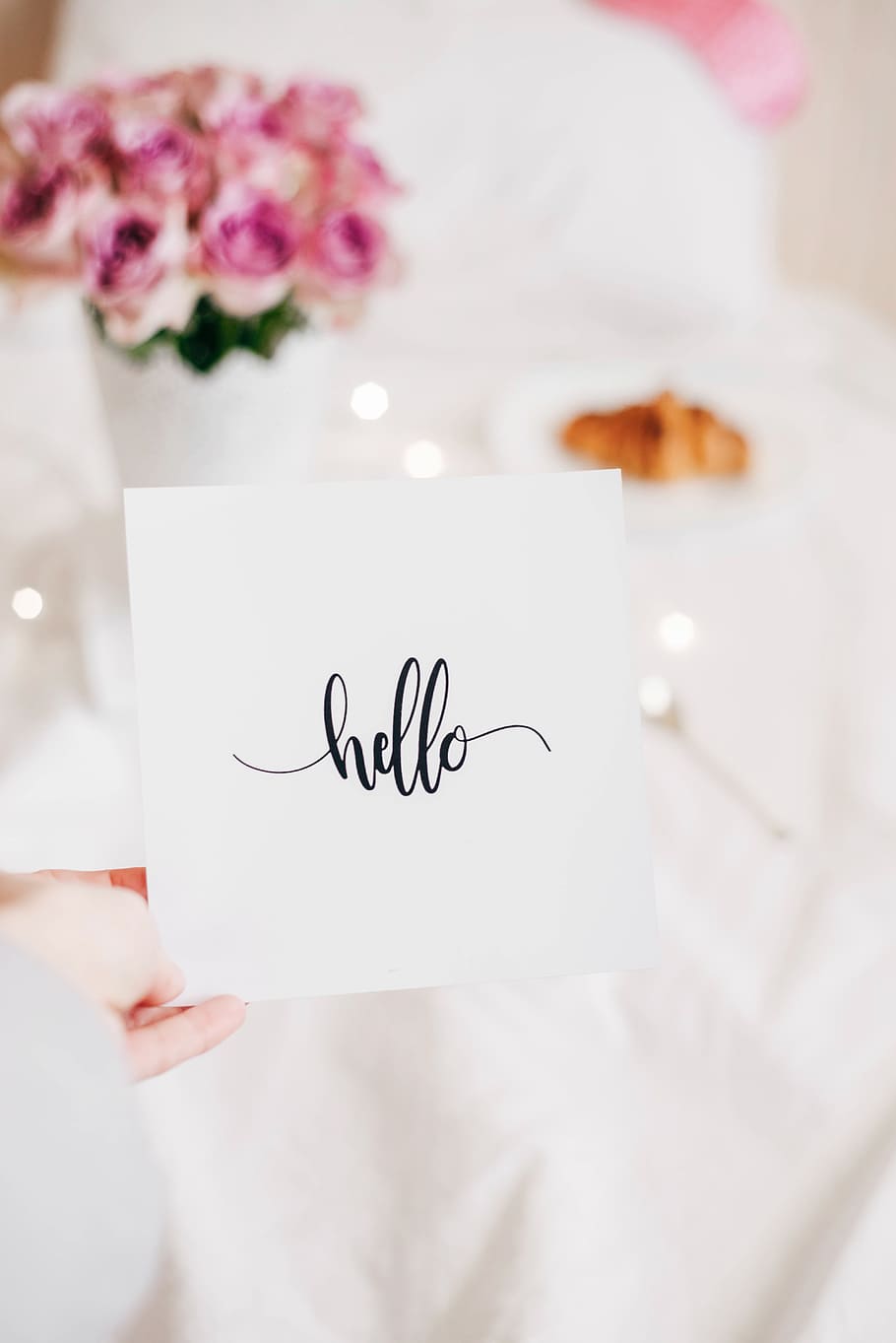 person holding hello note, card, flower, lettering, closeup, bright HD wallpaper