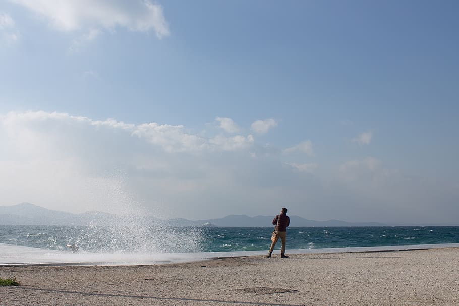 running, waves, storm, water, spray, sea, wind, sky, clouds HD wallpaper