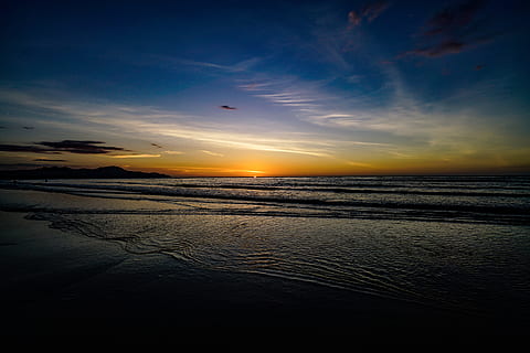sea under clear blue sky, sunset, nature, outdoors, dusk, red sky HD wallpaper