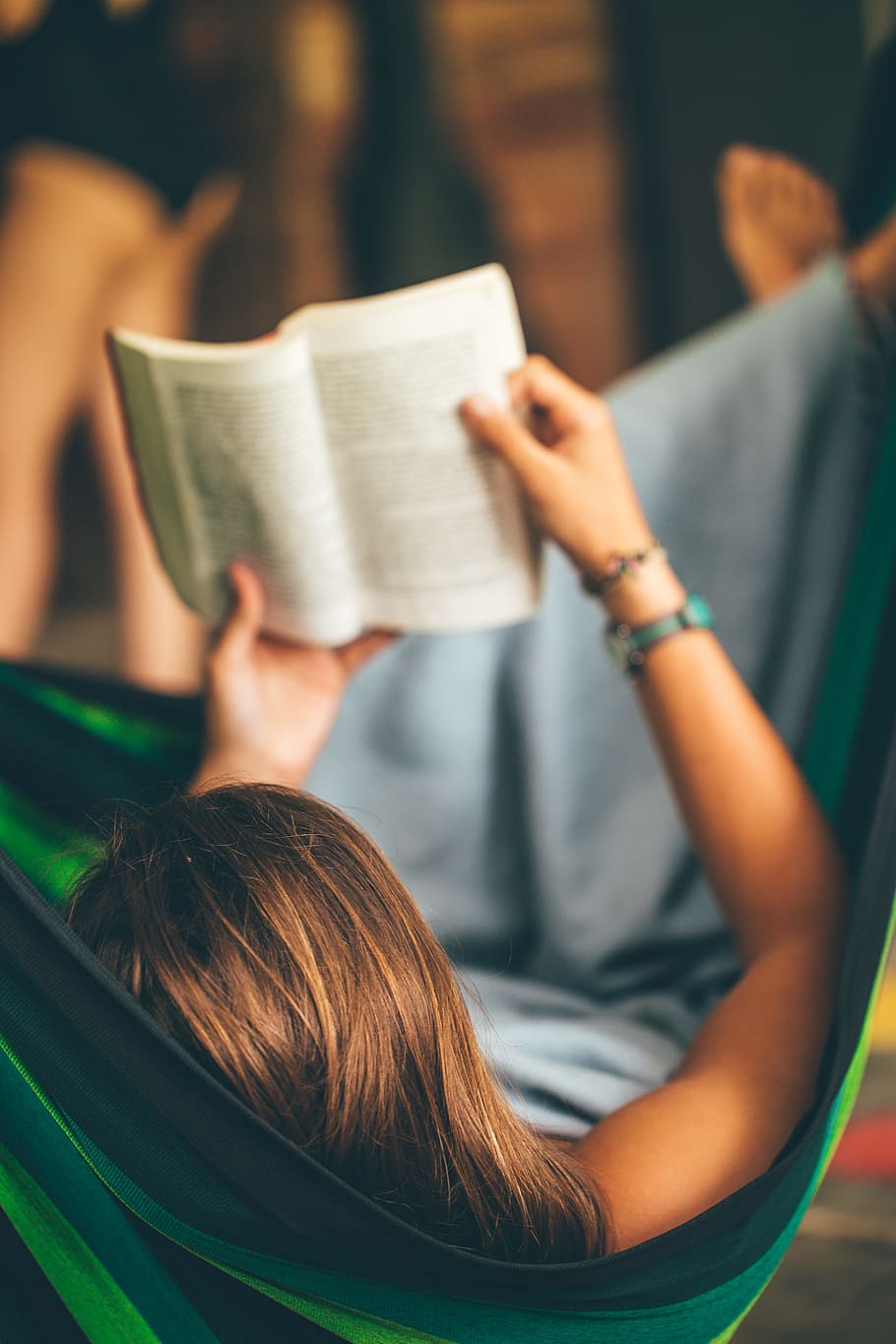 fashion, person, woman, girl, blur, book, casual, close-up, hammock HD wallpaper