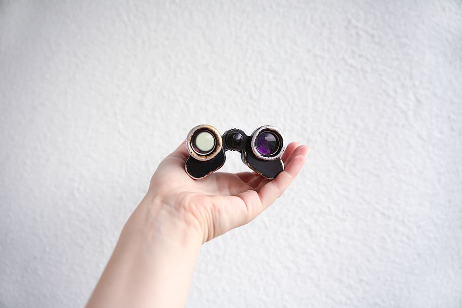binocular, holding, hand, wall, white, minimal, white wall HD wallpaper