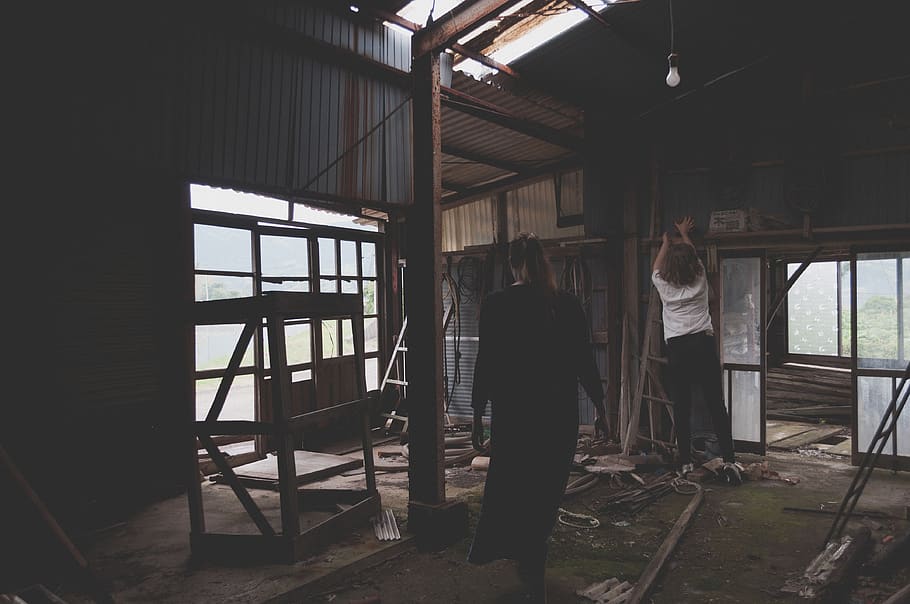 lost, girl, explore, person, inside, natural light, cool, neat HD wallpaper