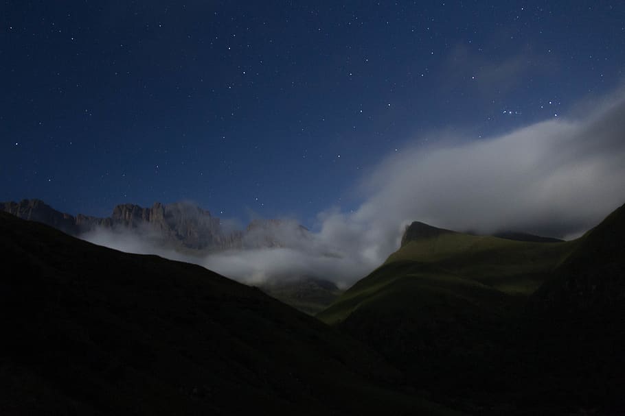 full moon, camp, berg, hike, walk, stars, mountain, mountain range HD wallpaper