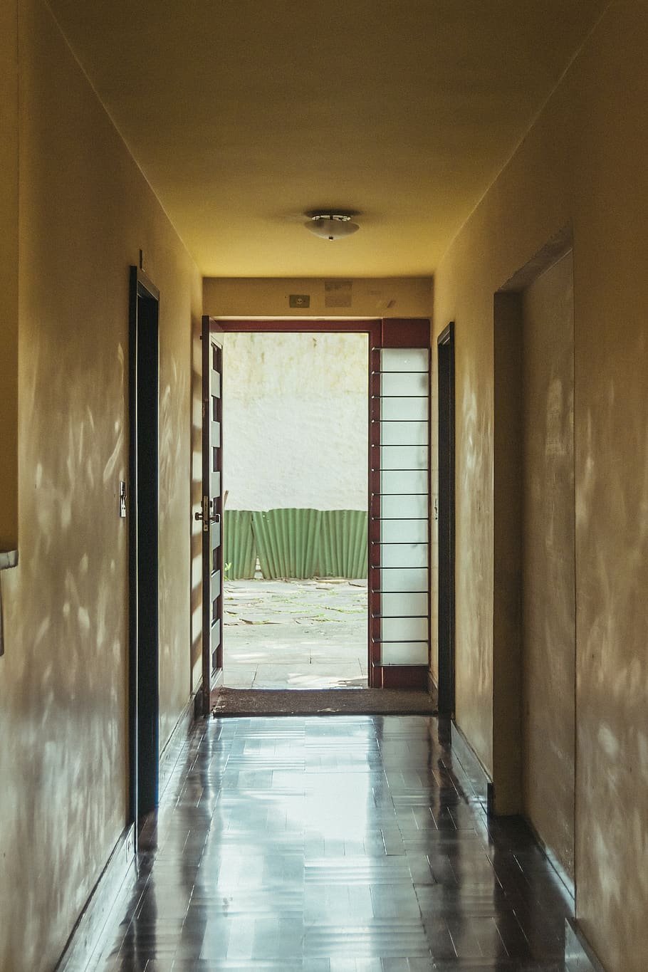 White and Brown Pathway, architectural detail, ceiling, daylight HD wallpaper