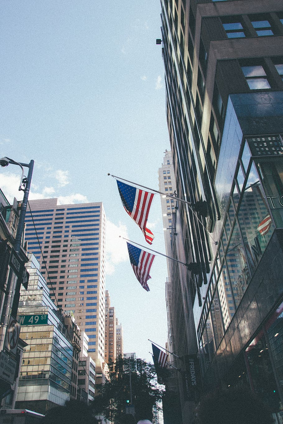 two USA flag mounted on building, united states, urban, city HD wallpaper