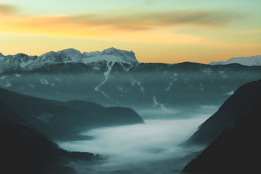 Fog on Mountain during Dusk, cold, dawn, environment, foggy, golden hour HD wallpaper