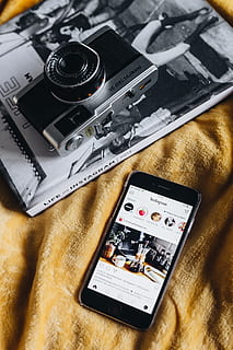 Life on Instagram Book and Vintage Cameras, old, social media HD wallpaper