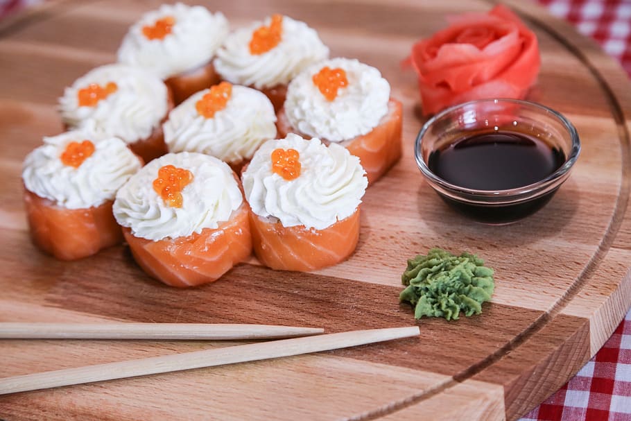 rolls, sushi, bamboo, food and drink, freshness, indoors, wood - material HD wallpaper