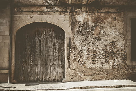 closed doors, wall, building, path, walkway, bunker, crypt, apparel HD wallpaper