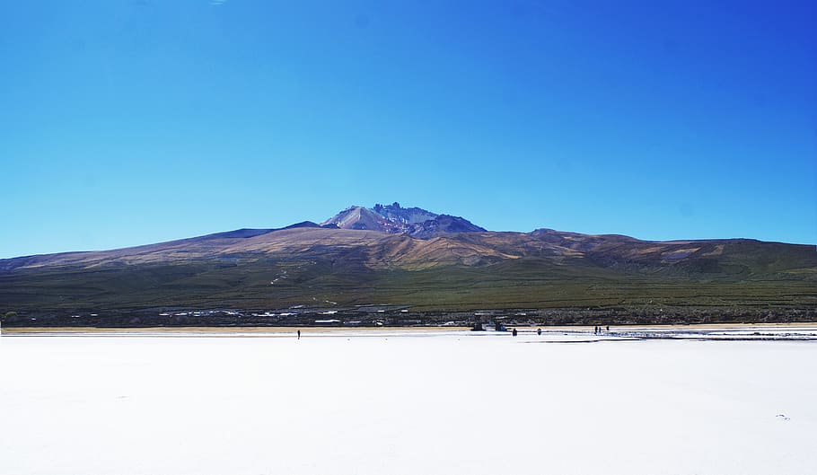 bolivia, uyuni salt flat, volcano, mountain, desert, scenics - nature, HD wallpaper