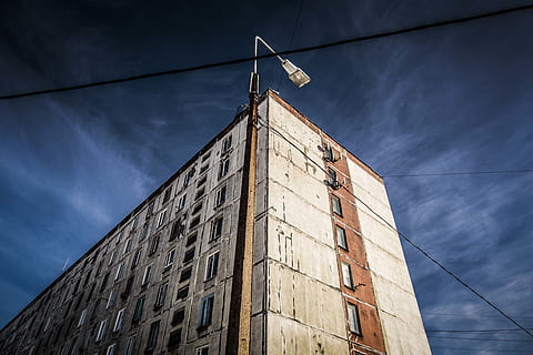 white concrete building, corner, office building, russia, murmansk HD wallpaper
