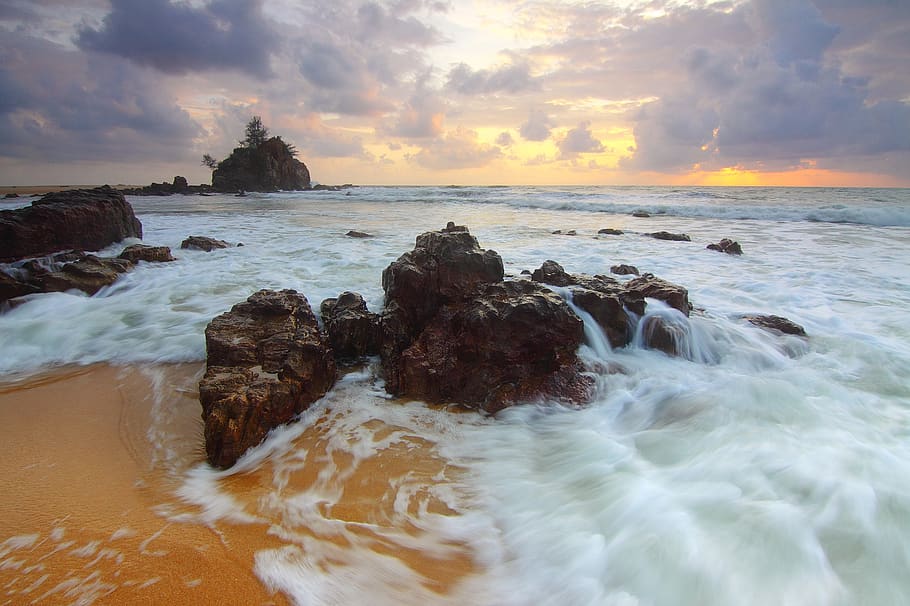 View of Sea Against Cloudy Sky during Sunset, beach, dawn, evening HD wallpaper