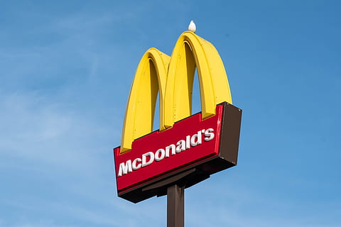 fast food, logo, burger, hamburger, mcdonald's, cheeseburger HD wallpaper