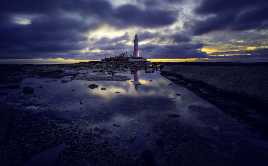 Lighthouse Under Gray Clouds, beach, cloudy, dawn, evening, horizon HD wallpaper