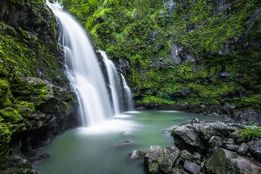 waterfalls, green, grass, moss, rocks, hill, trees, stream HD wallpaper
