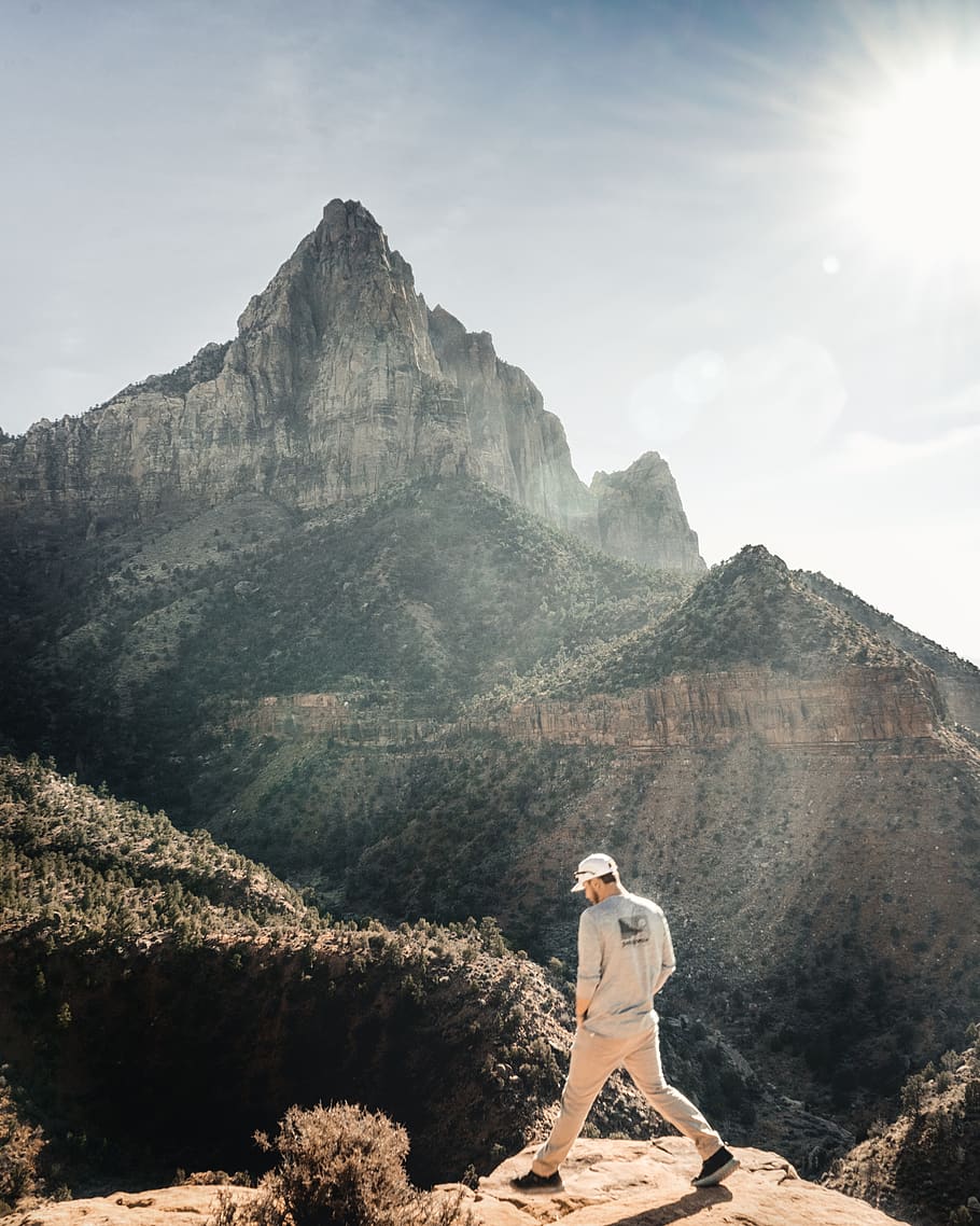 man standing on cliff, mountain, one person, leisure activity HD wallpaper