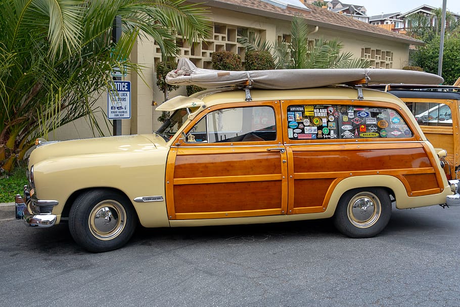 Parked Brown and Beige Station Wagon With Surfboard on the Roof, HD wallpaper