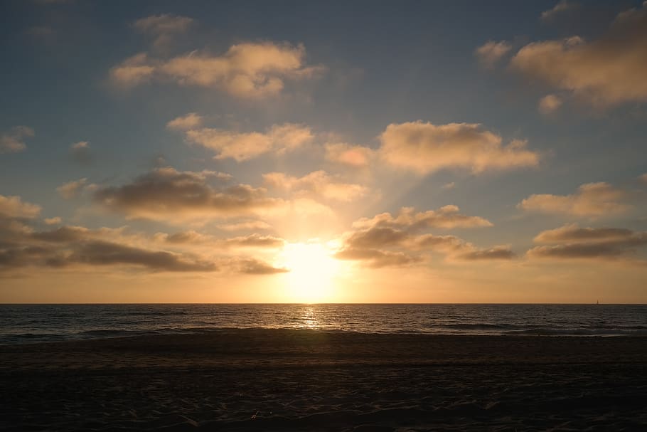 sunset, simple sunset, sky, sea, yellow, ocean, water, horizon HD wallpaper
