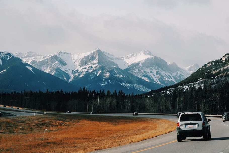 gray SUV on gray road, mountain, scenics - nature, beauty in nature HD wallpaper