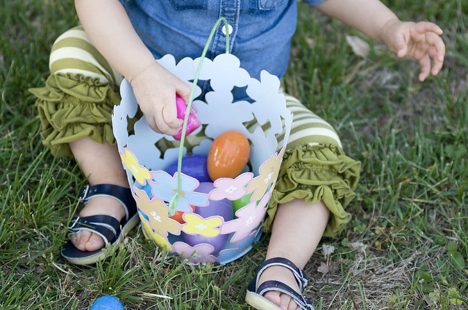 egg, easter, baby, child, egghunt, grass, holding, plant, food HD wallpaper
