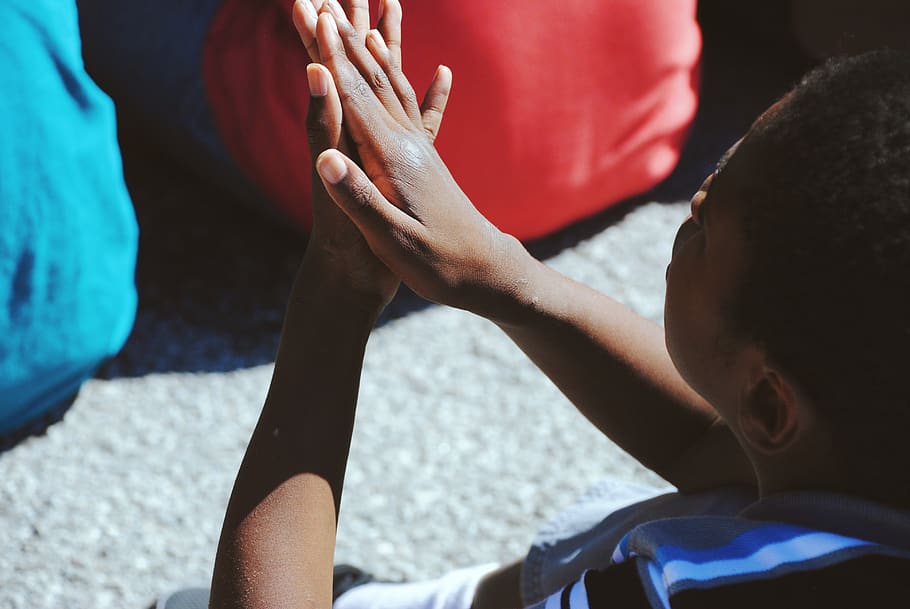 man clapping his hand during daytime, real people, human hand HD wallpaper