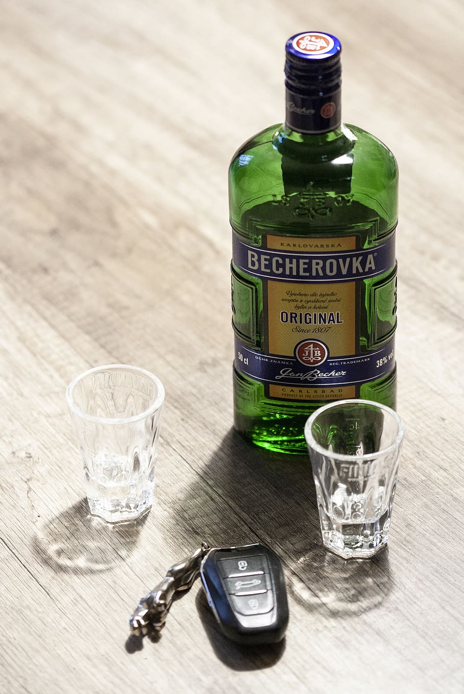 alcohol, alcoholic, drinks, key, container, bottle, table, food and drink HD wallpaper