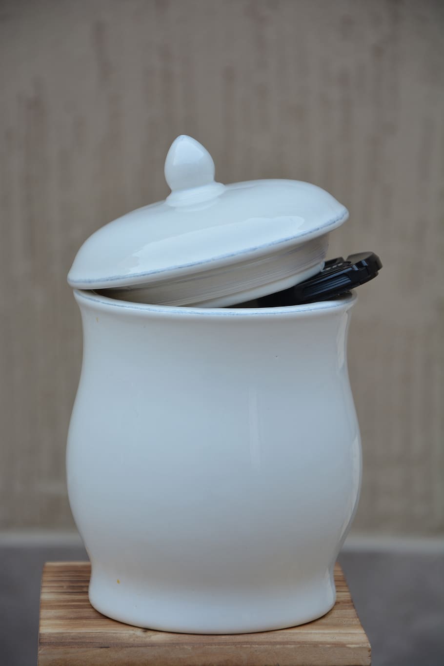 pot, earthenware, white, vessel, jar, still life, close-up HD wallpaper