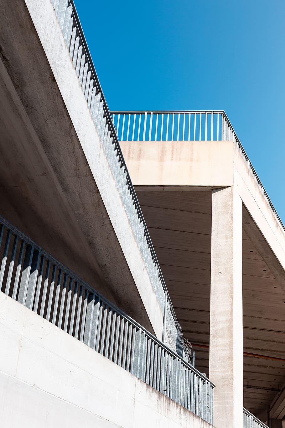 white concrete building during daytime, road, banister, handrail HD wallpaper