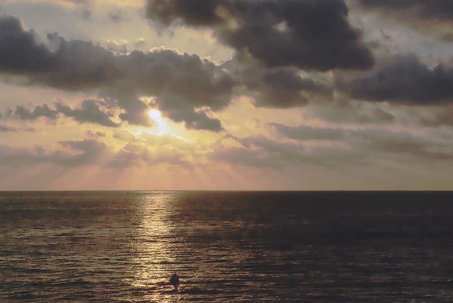 cloud, rays, sun, evening, cloudy, sea, horizon, sky, cloud - sky HD wallpaper