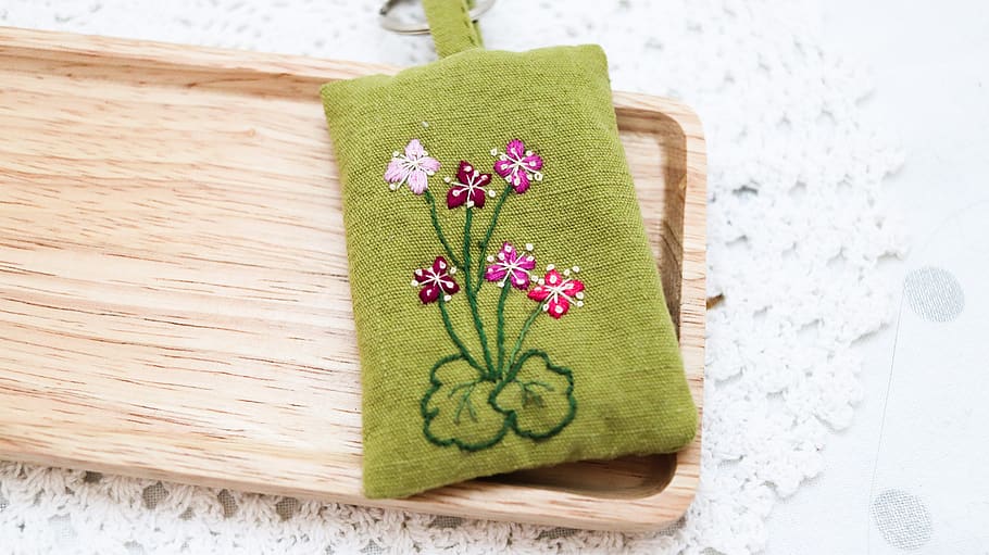 key ring, keyring, embroidery, needlepoint, needlework, high angle view HD wallpaper