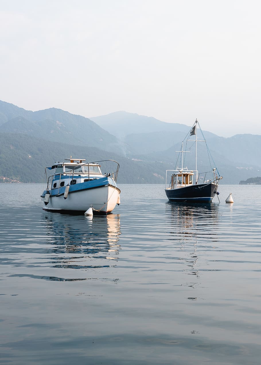 White and Black Boats on Sea, bay, beach, buoy, harbor, landscape HD wallpaper