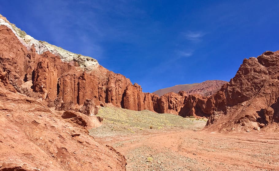 Desert travel. Ущелье в пустыне.