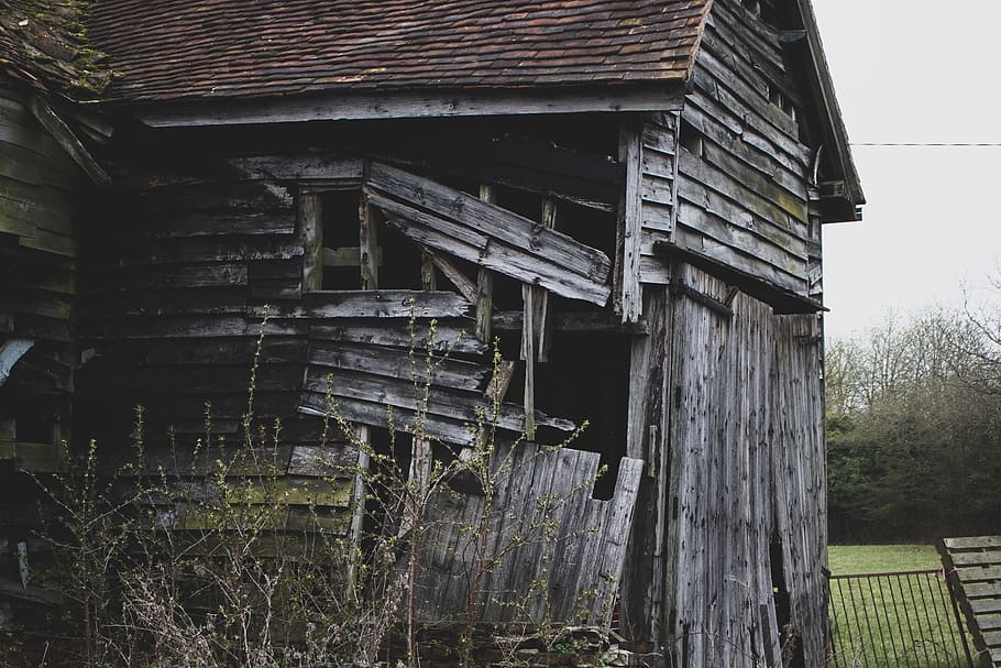 Grey and Brown House, abandoned, abandoned building, barn, blue HD wallpaper