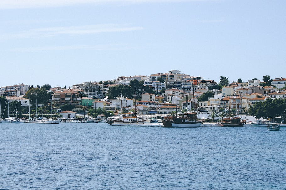 Coastline city in Greece, architecture, bay, beautiful, blue HD wallpaper