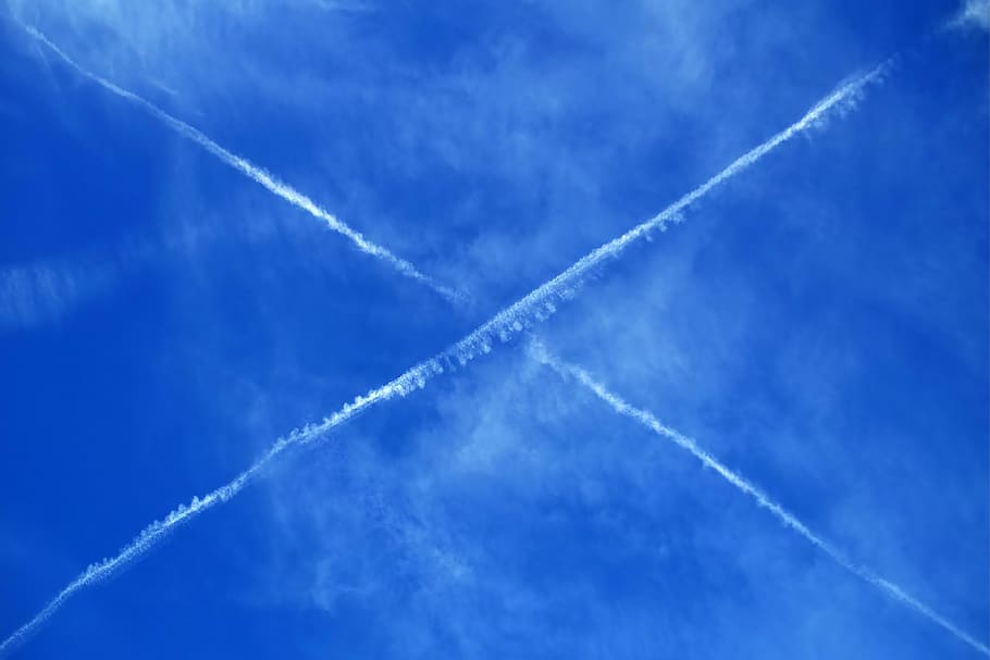 Crossing Plane Fog Trail in Sky, clouds, colors, daylight, cloud - sky HD wallpaper