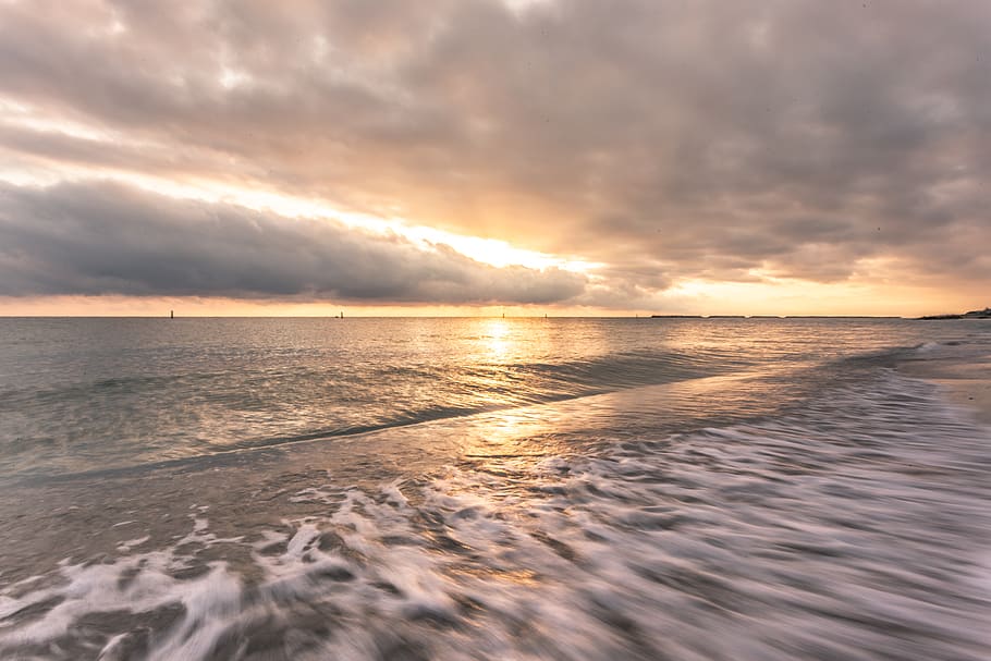 Body of Water during Sunset, beach, clouds, dawn, evening, golden hour HD wallpaper