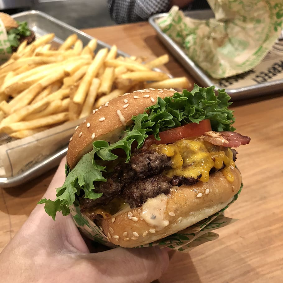 Super Duper Burgers on X: #WeAreSuperDuper big fans of the @SFGiants and  even bigger fans of 🍦 Come grab yours at our Oracle Park location, right  next to the Coca Cola bottle!