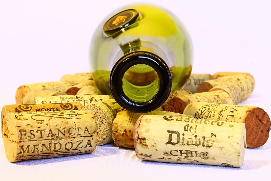 Green Wine Bottle, background, bottle stoppers, bottleneck, brand HD wallpaper