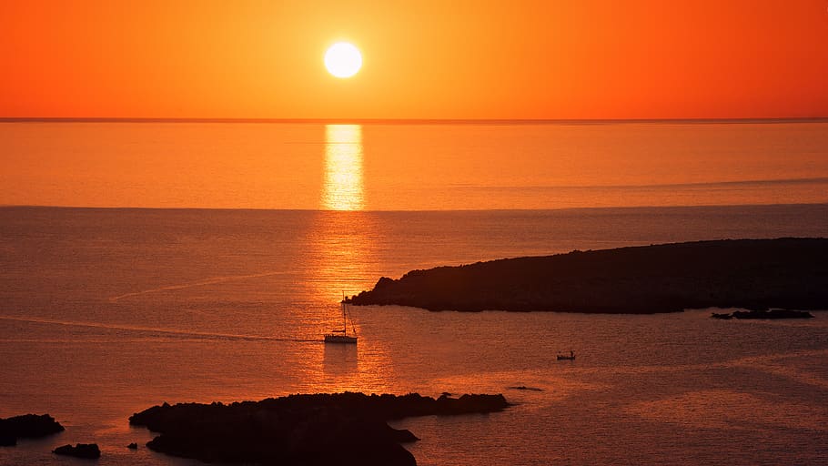 Photography of Sea during Golden Hour, boat, evening, landscape HD wallpaper